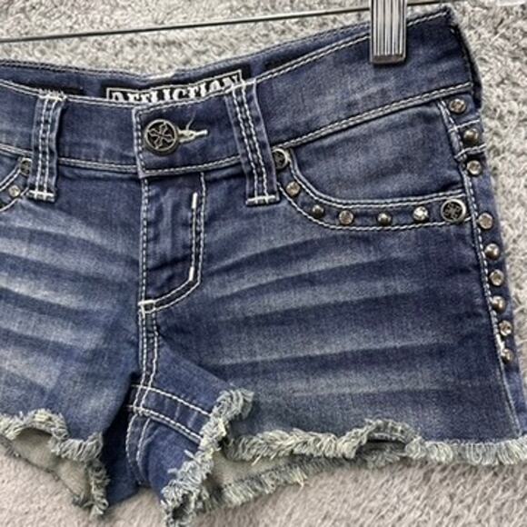 Affliction Vikki Size 26 Cutoff Shorts Rhinestones Embellished Pockets Cowgirl - Picture 3 of 10